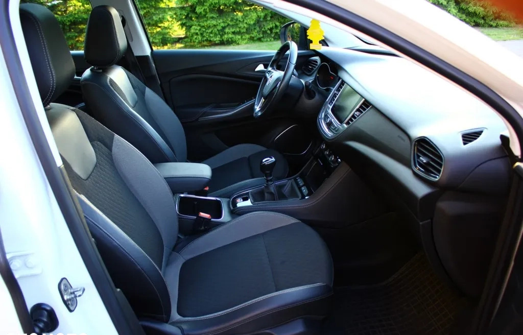 Opel Grandland X cena 69900 przebieg: 145000, rok produkcji 2018 z Barwice małe 781